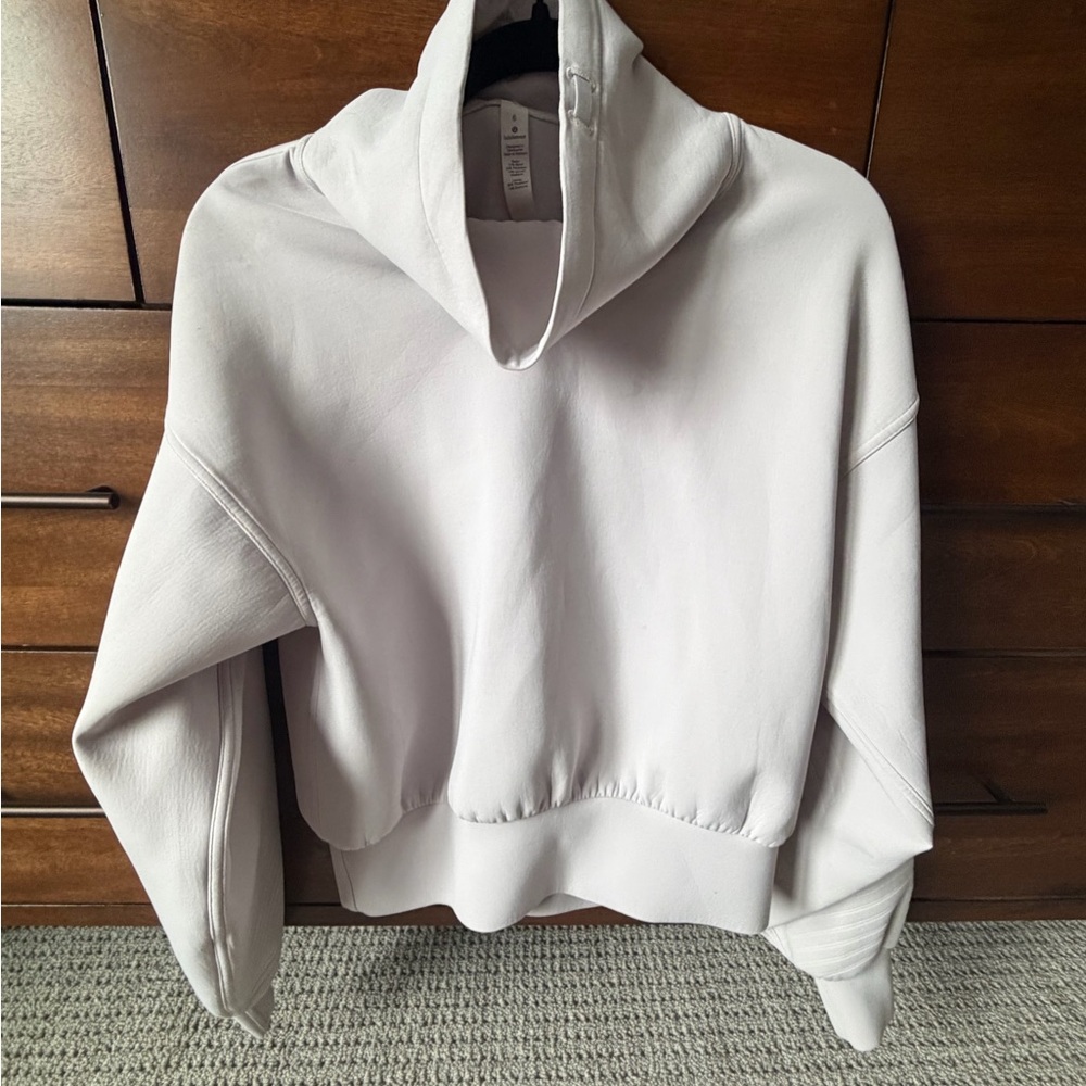 lululemon athletica cream pullover hoodie size 6 great condition